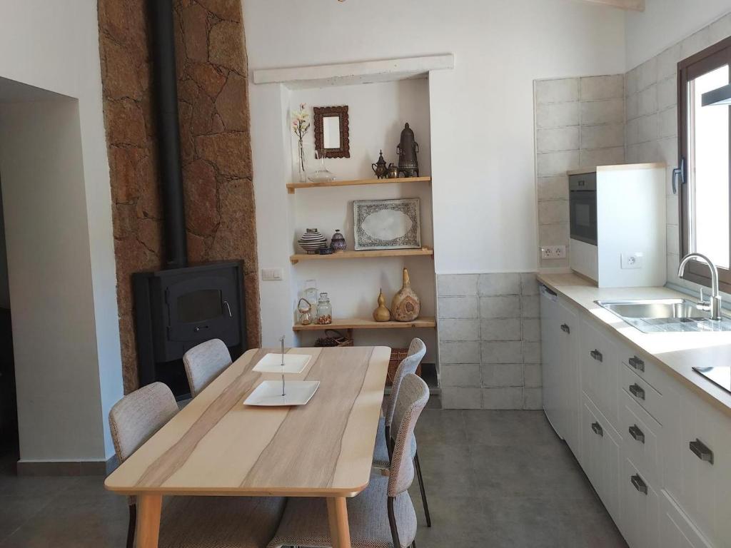 Kuchyňa alebo kuchynka v ubytovaní holiday home Las Bellas, Adeje