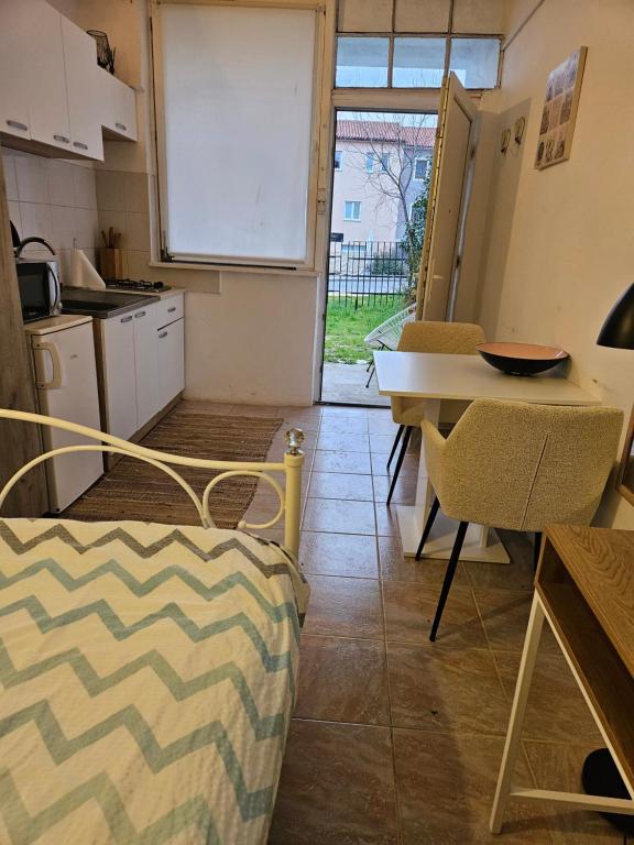 Kuchyňa alebo kuchynka v ubytovaní Apartment for two