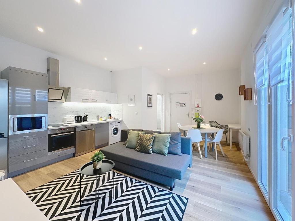 Le Sacré - Appartement rare - Cour privée - Parking - Reims