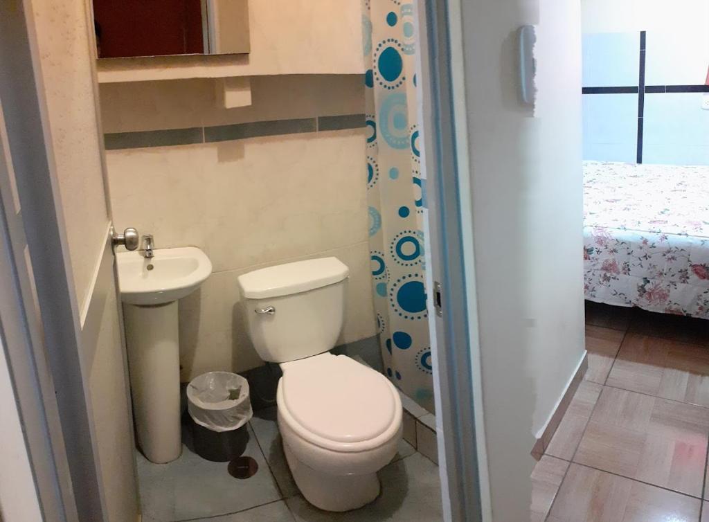 Koupelna v ubytování Hostal kuntur cusco