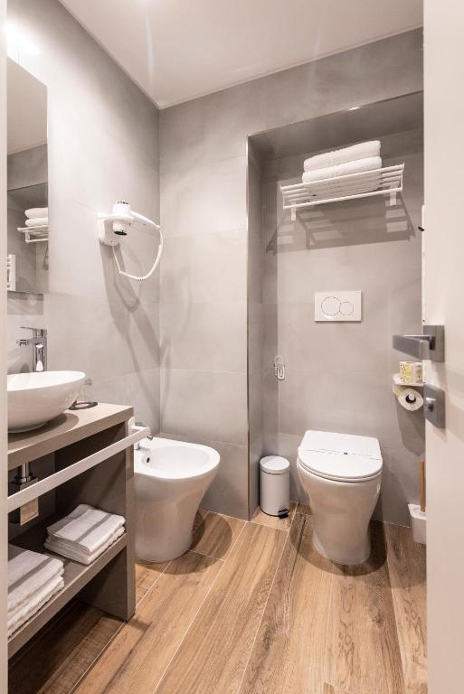 Koupelna v ubytování CHD Rooms
