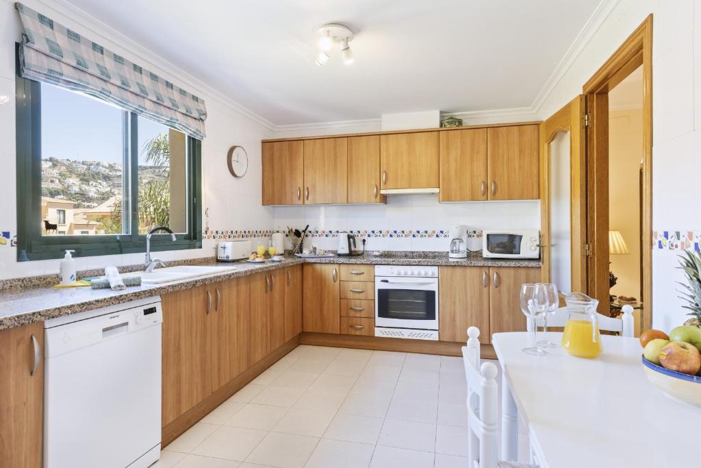 A kitchen or kitchenette at Floridamar