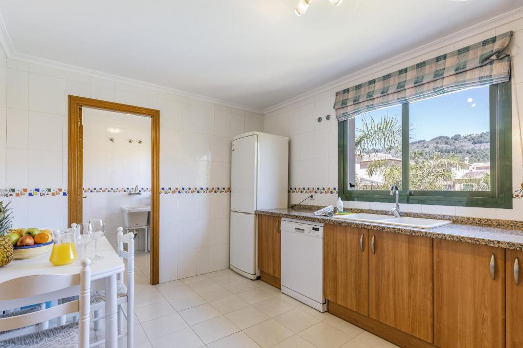A kitchen or kitchenette at Floridamar