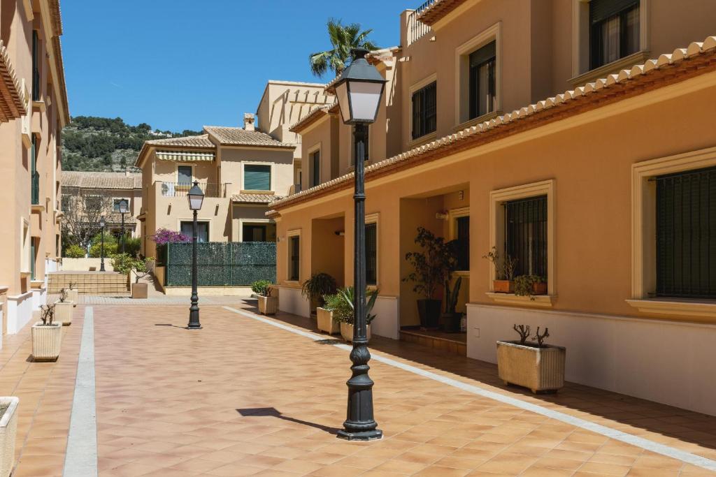 The surrounding neighborhood or a neighborhood close to Az apartmant