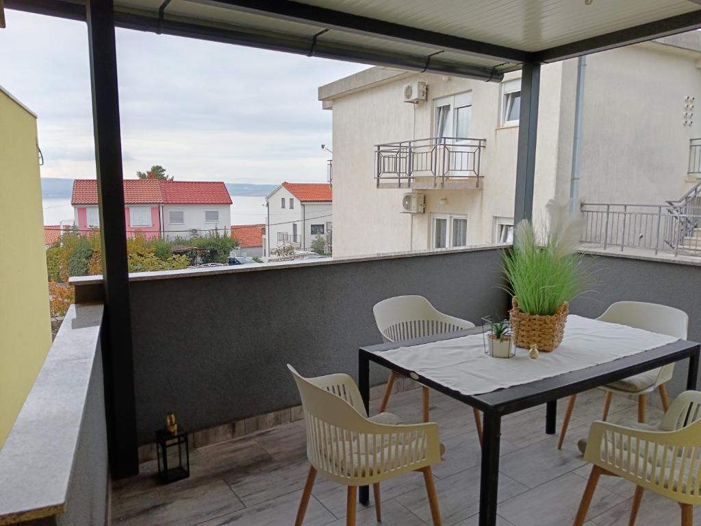Balkón alebo terasa v ubytovaní Apartments and rooms with parking space Crikvenica - 12305