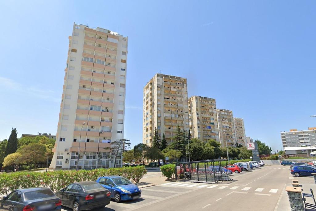 Apartments with WiFi Zadar - 23874