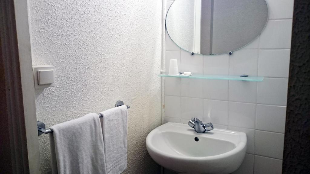 Hôtel Saint-Patrick Cœur de NANTES - Resim 28