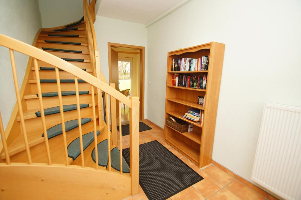 Knihovna v apartmánu