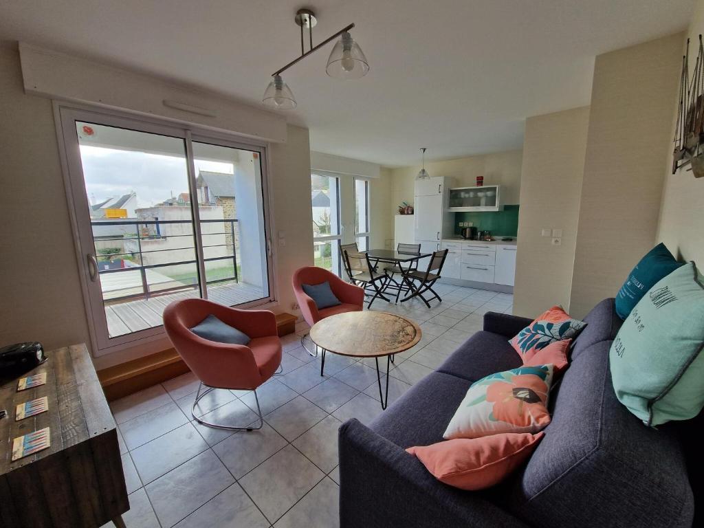 Posedenie v ubytovaní Comfortable apartment, 50 m sandy beach