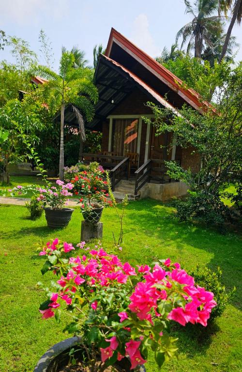 Zahrada ubytování Cocolagoon eco Resort Nilaveli
