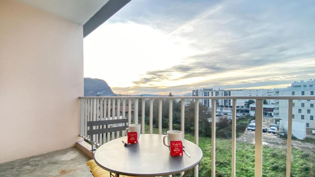 Fotografia z galérie ubytovania HOMEY HAKUNA - Proche centre / Balcon privé / Wifi gratuit v destinácii Annemasse