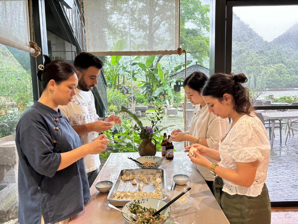 Hosté ubytování Guilin Reed Flute Retreat Free pick-up service over 2 nights