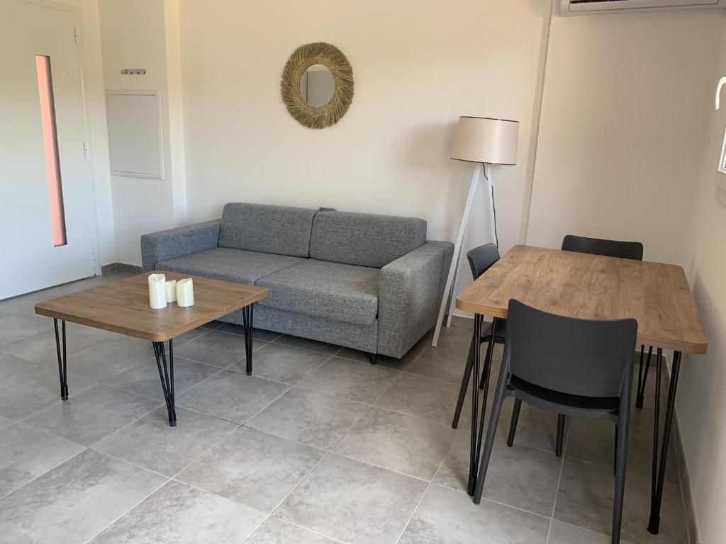 Posedenie v ubytovaní Résidence hôtelière les hameaux de saint cyprien appartement 35 M2 1 chambre