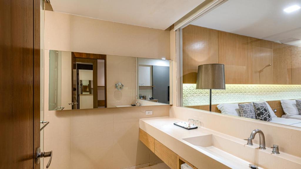 Phuket Graceland Resort and Spa - 4