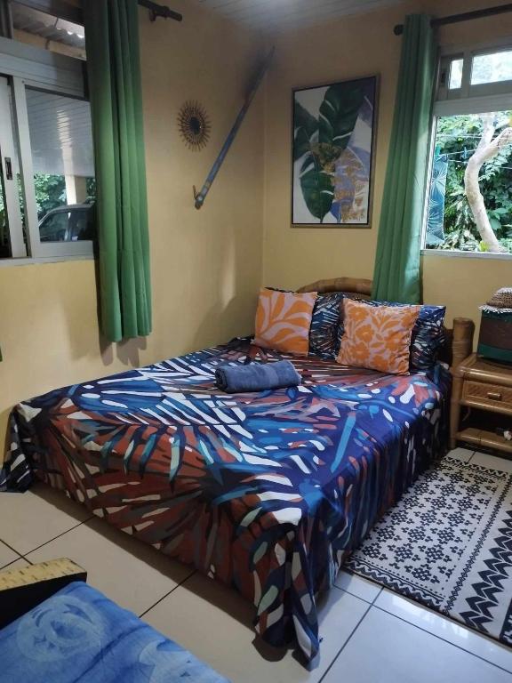 Postel nebo postele na pokoji v ubytování Chambre d'hôtes avec piscine petit déjeuner offert