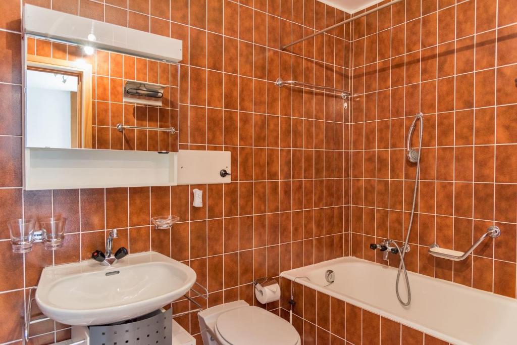 Koupelna v ubytování Chesa Sarvit - Celerina