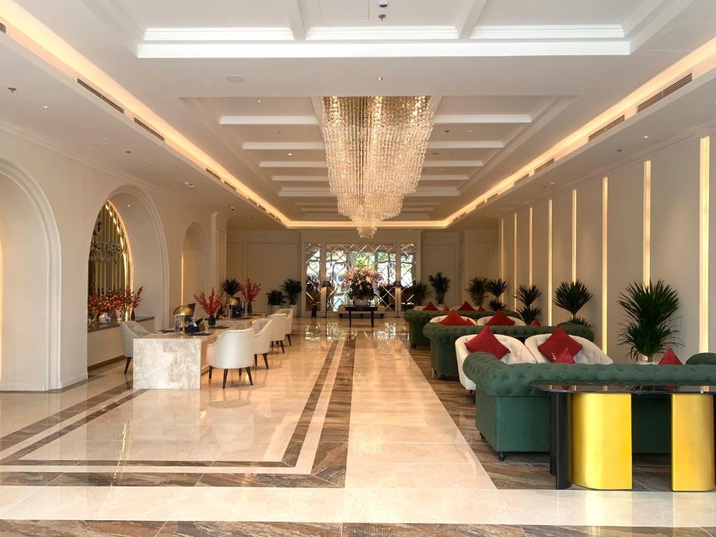 Posezení v ubytování Cosmo Stars Hotel Bạc Liêu