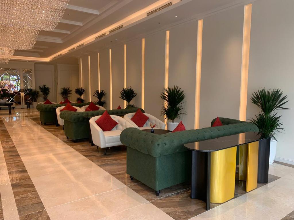 Posezení v ubytování Cosmo Stars Hotel Bạc Liêu