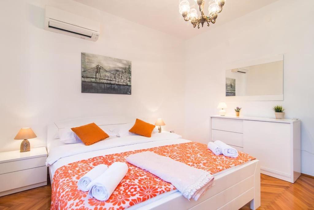 Postel nebo postele na pokoji v ubytování Villa Amalija - Apartment Amy