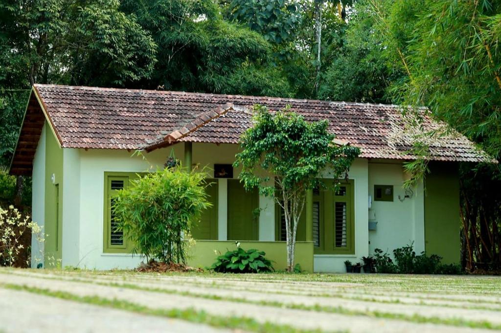 Zahrada ubytování Ayurnest Pool Resort Wayanad