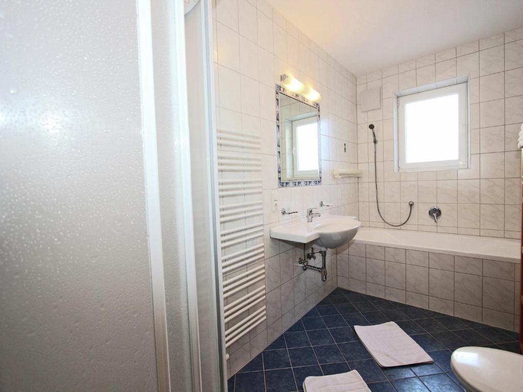 Modern Apartment in Fiss at Ski Bus Stop - Two-Bedroom Apartment