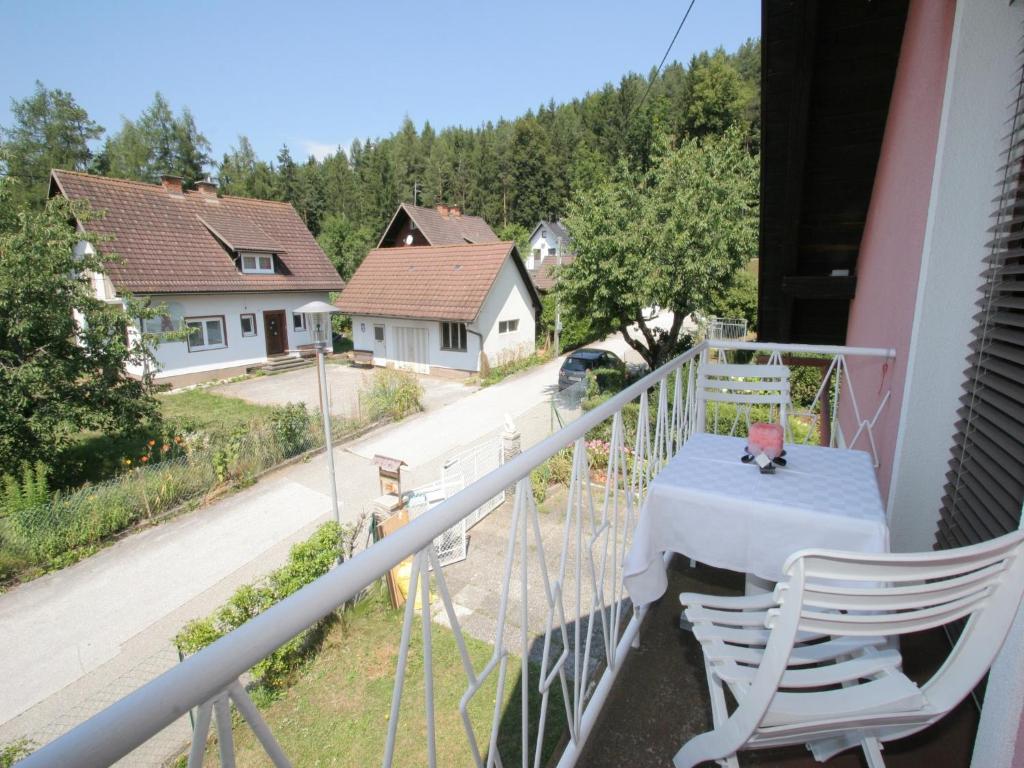 Balkón nebo terasa v ubytování Modern apartment with garden near the Petzen ski area in Eberndorf Carinthia