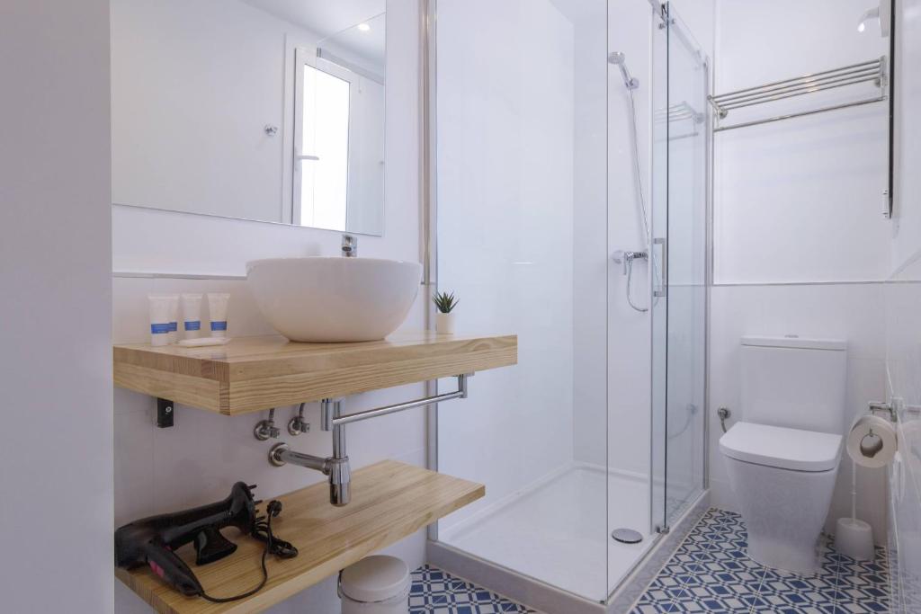 A bathroom at Ola Living Camp Nou
