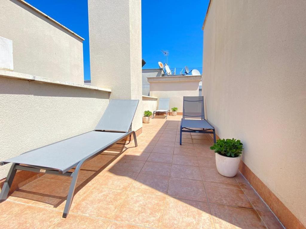 Balkón alebo terasa v ubytovaní Atico-duplex moderno en en el centro de Roses AV-65
