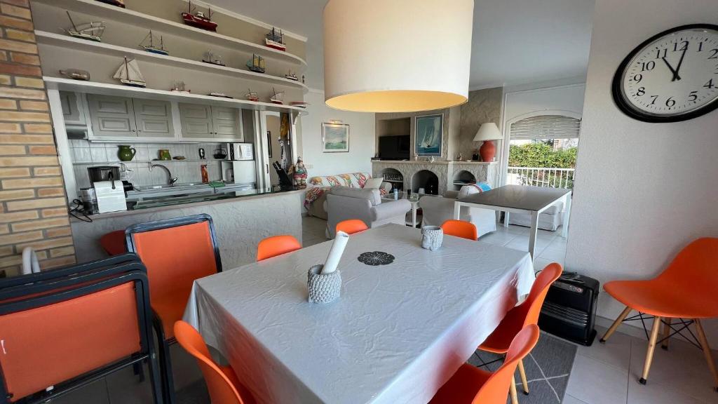 Kuchyňa alebo kuchynka v ubytovaní Apartamento Casa Linda con vistas espectaculares AV-40