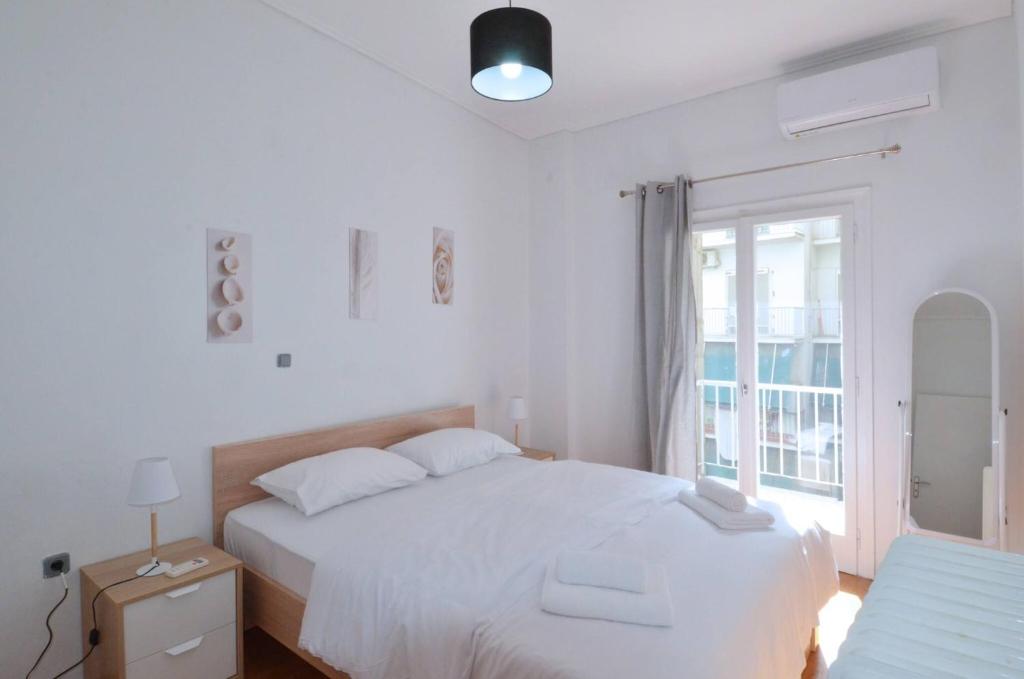 A cozy minimal apartment at Koukaki, Dimitrako...