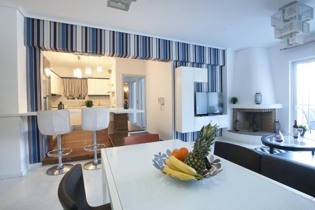 Glyfada A Modern minimal apartment