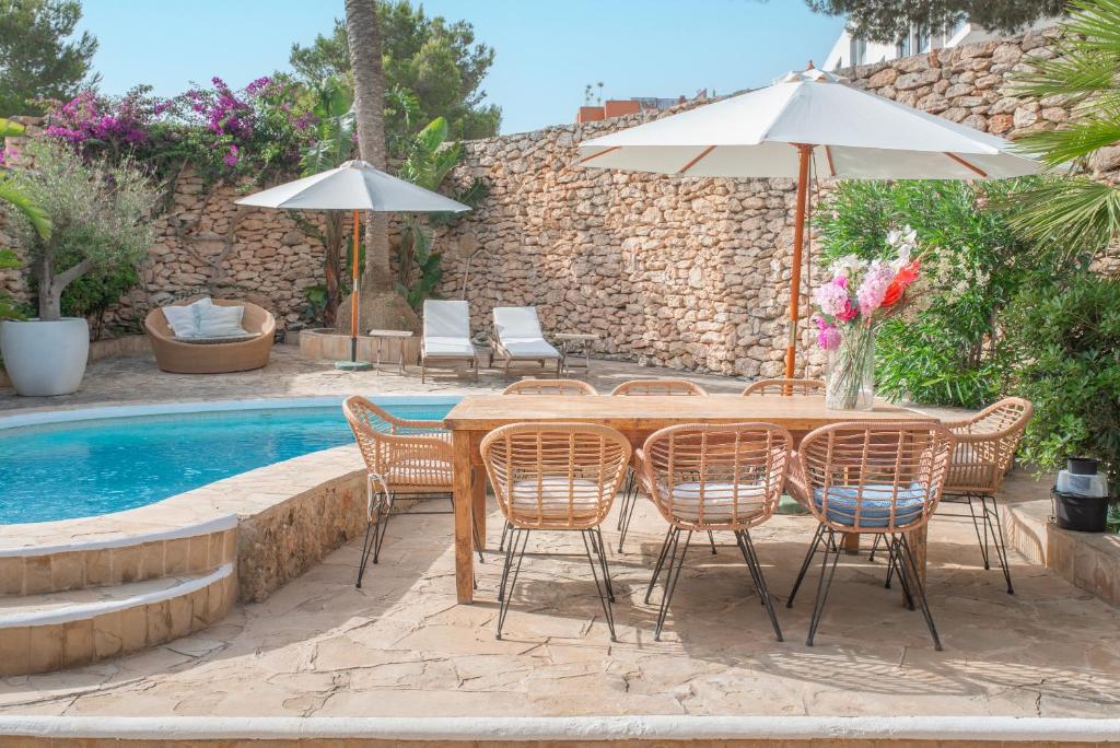 Hồ bơi trong/gần Chic Ibiza Villa nearby Olivera beach