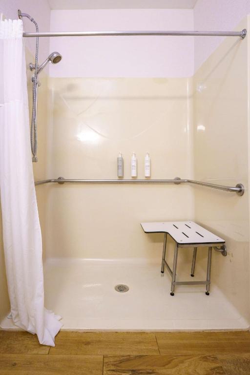 Hampton Inn Hutchinson photo