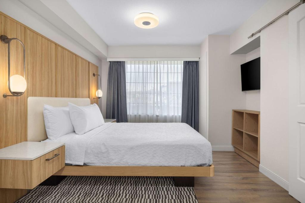 Homewood Suites by Hilton San Diego Airport-Liberty Station - 女王套房带浴缸 - 移动性访问/非吸烟