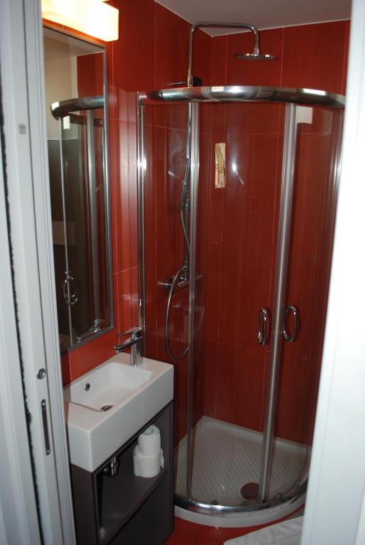 Un baño de Hotel San Geremia