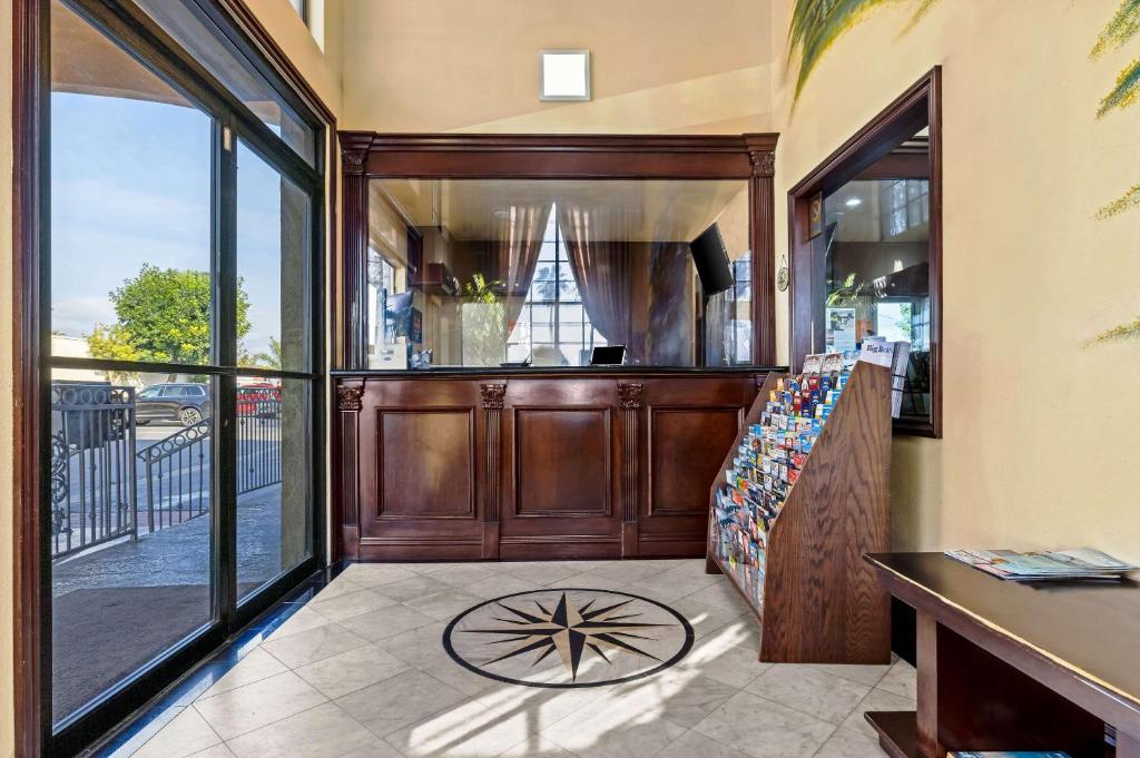 Rodeway Inn Santa Ana - Garden Grove photo
