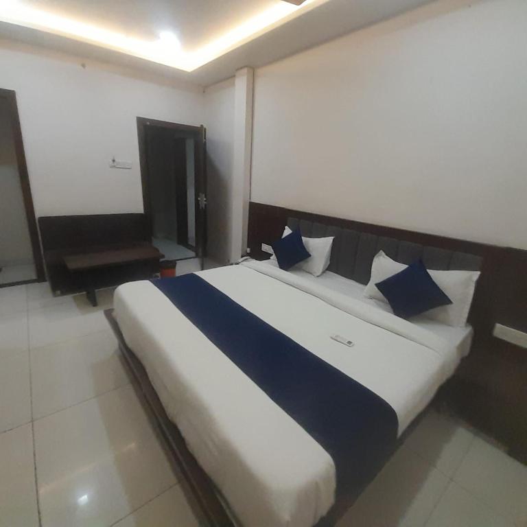 Hotel Coral - Double Room With Private Bathroom