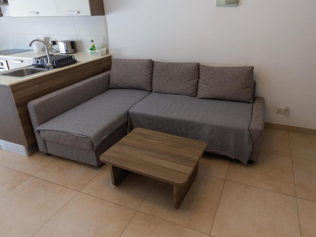 Posezení v ubytování Modern & Central 2 bedroom & 2 bathrooms apartment