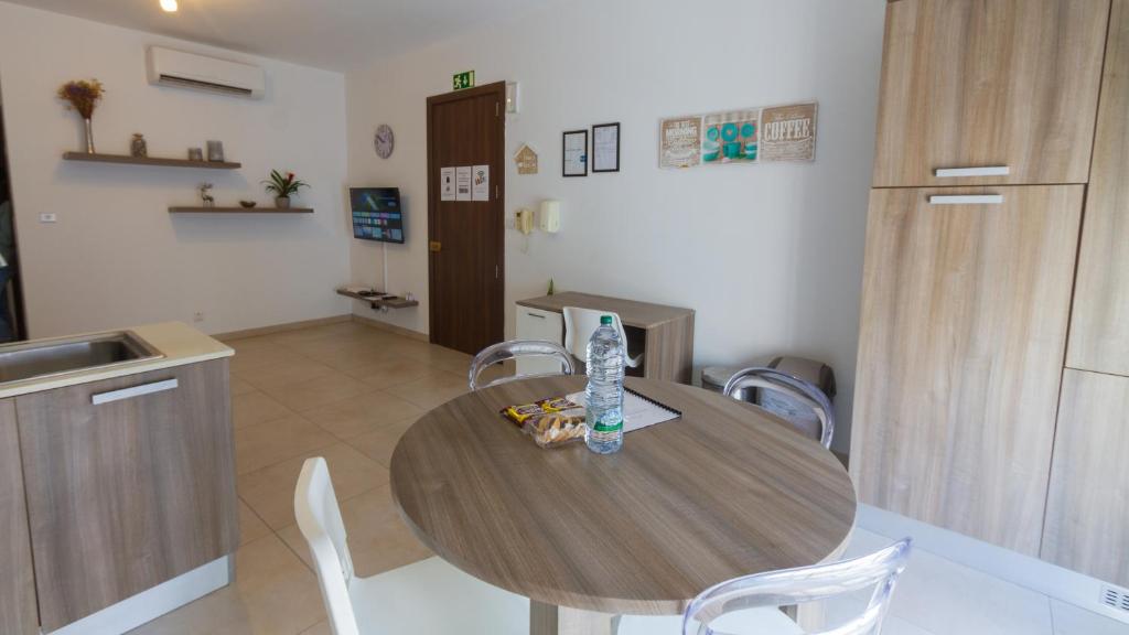 Kuchyň nebo kuchyňský kout v ubytování Modern & Central 2 bedroom & 2 bathrooms apartment