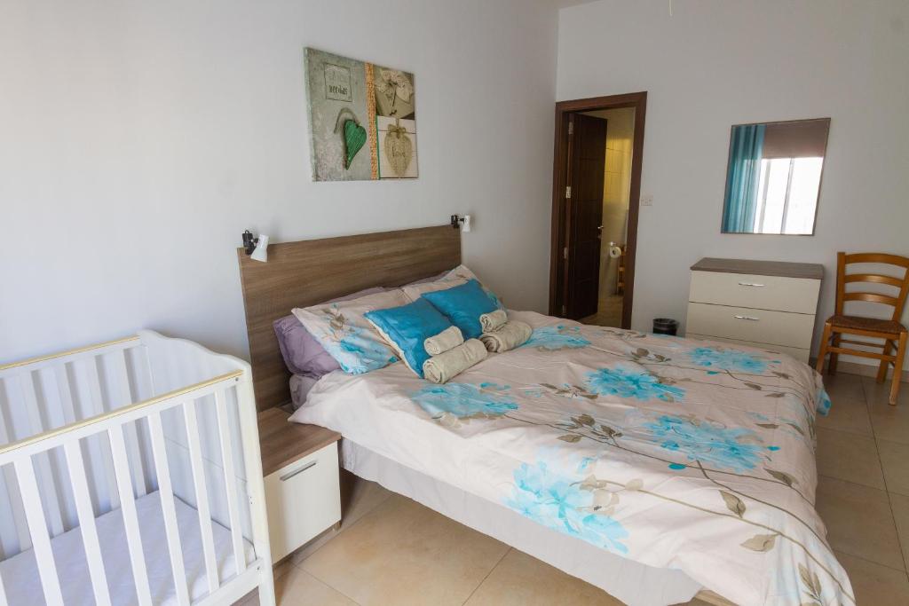 Postel nebo postele na pokoji v ubytování Modern & Central 2 bedroom & 2 bathrooms apartment
