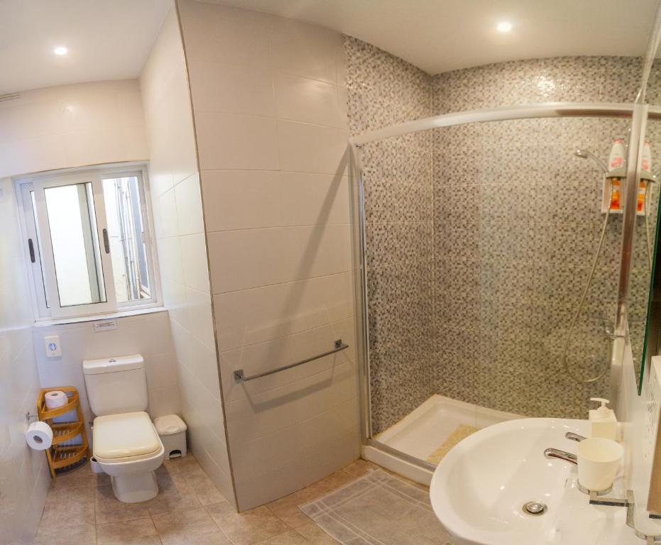 Koupelna v ubytování Modern & Central 2 bedroom & 2 bathrooms apartment