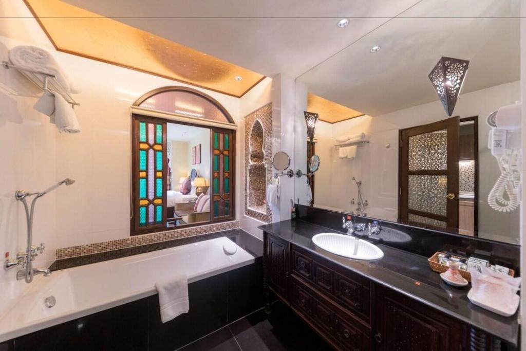 SHEIK ISTANA HOTEL CHIANGMAl - Resim 34