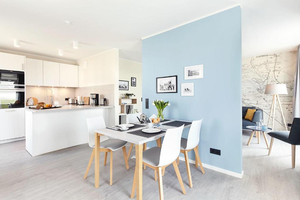 Nhà bếp/bếp nhỏ tại 3-Raum-Ferienwohnung mit Meerblick,