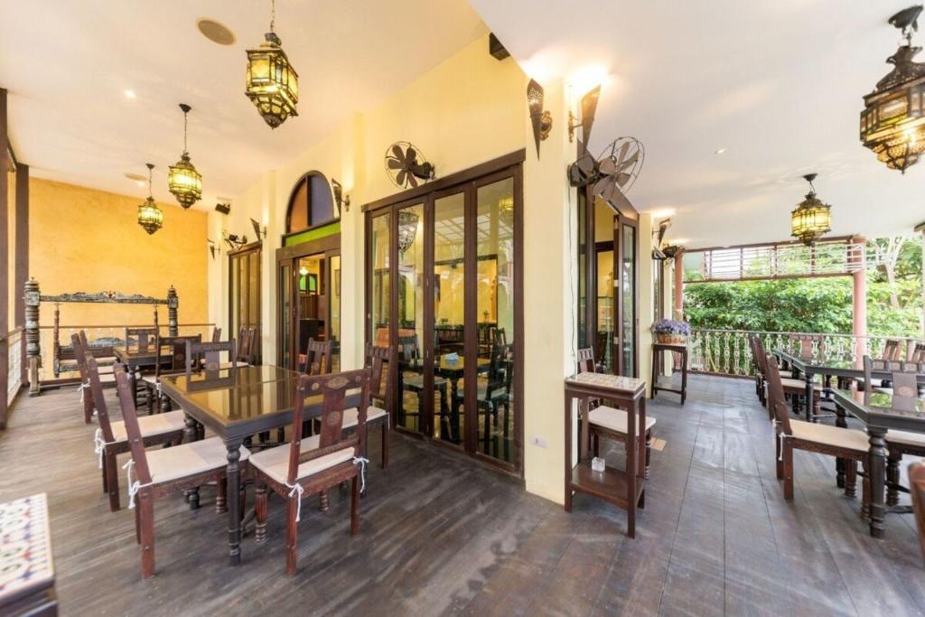 SHEIK ISTANA HOTEL CHIANGMAl - Resim 30