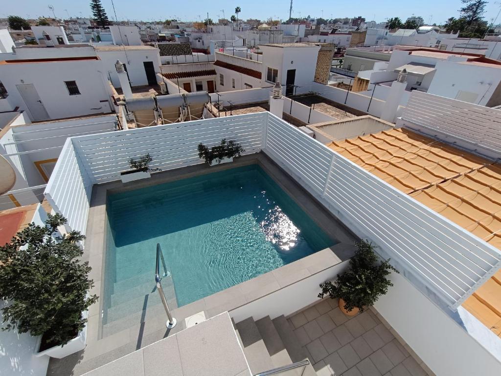 The swimming pool at or close to Apartamentos turísticos CASA de los BALCONES