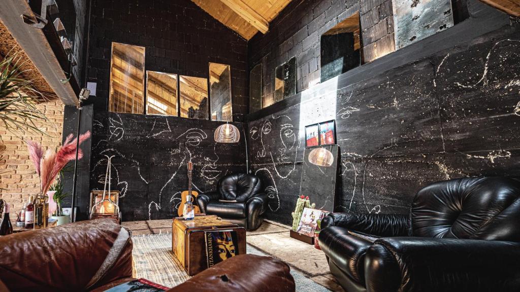 Posezení v ubytování Suites con Vista Panoramica e Home Restaurant - Pet Friendly nel Monferrato