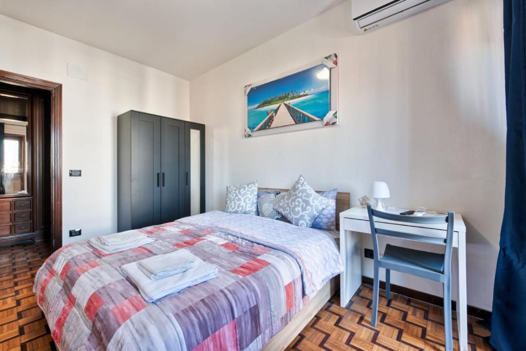 Postel nebo postele na pokoji v ubytování Easy Downtown Inn