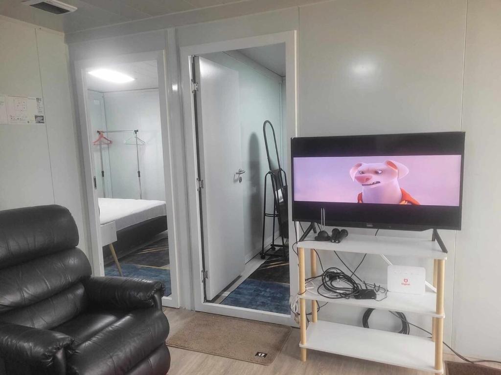 TV a/nebo společenská místnost v ubytování Avondale Place