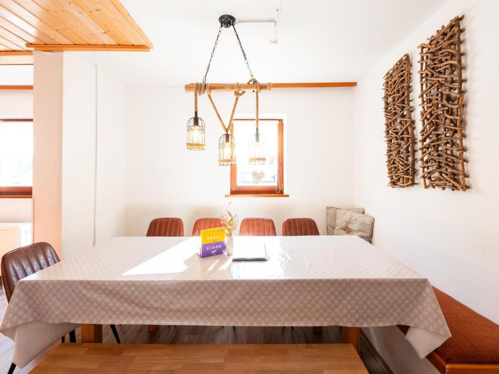 Posezení v ubytování detached modern holiday home with sauna in the Salzburgerland