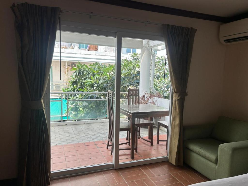 Taj Palace Hotel Patong Beach - Resim 5